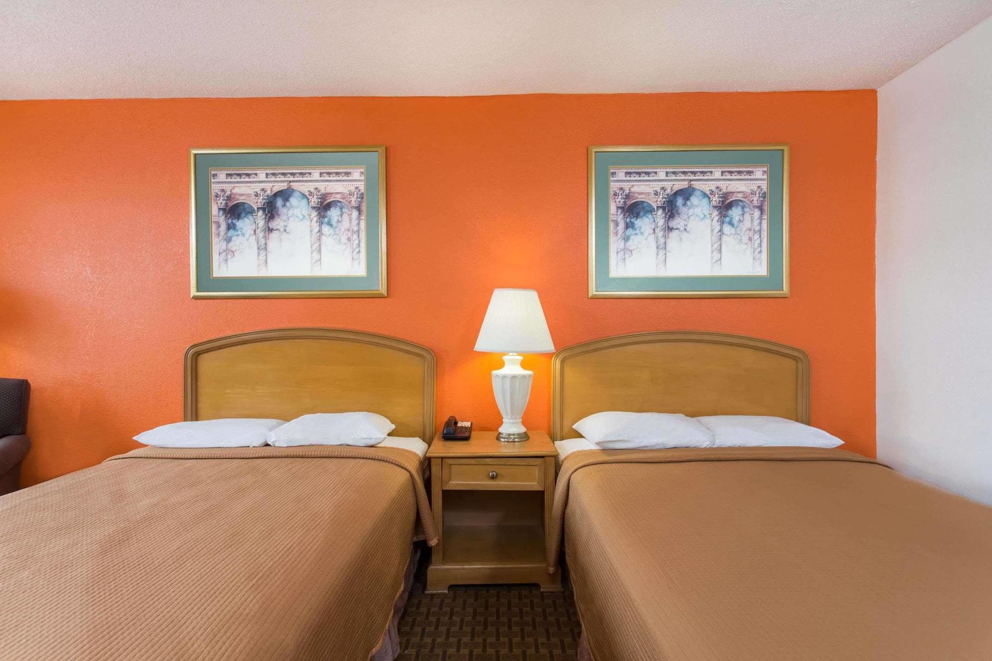Howard Johnson By Wyndham Вирджиния-Бич Экстерьер фото